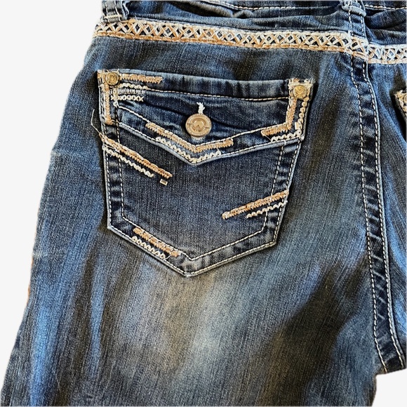 Blue Jeans - Picture 3 of 6